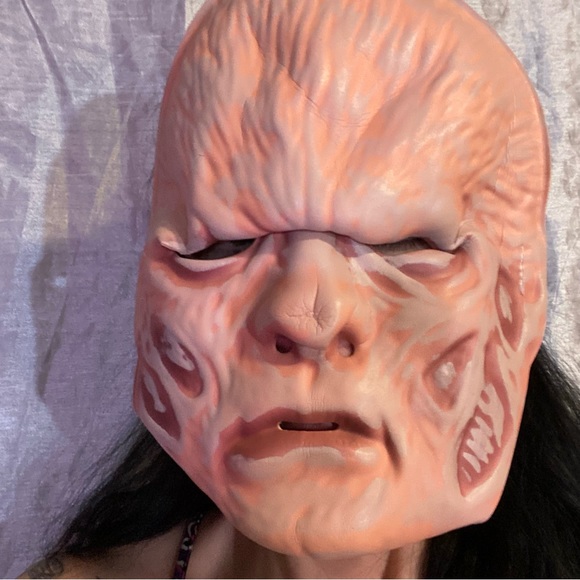 Nightmare on Elm St, Freddy Kruger shirt and mask SZ XL, mask a little flat NWT - Picture 5 of 11